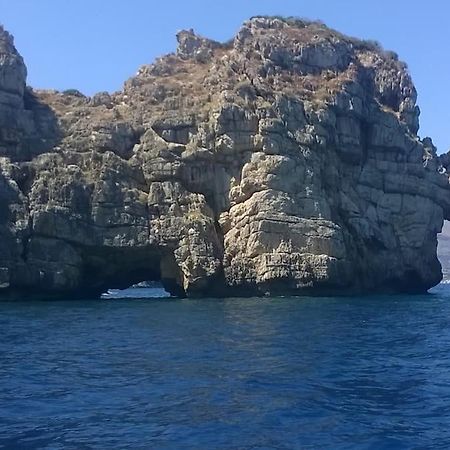 Holiday Home Cala Bianca Кастелламмаре-дель-Гольфо Екстер'єр фото