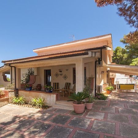 Holiday Home Cala Bianca Кастелламмаре-дель-Гольфо Екстер'єр фото
