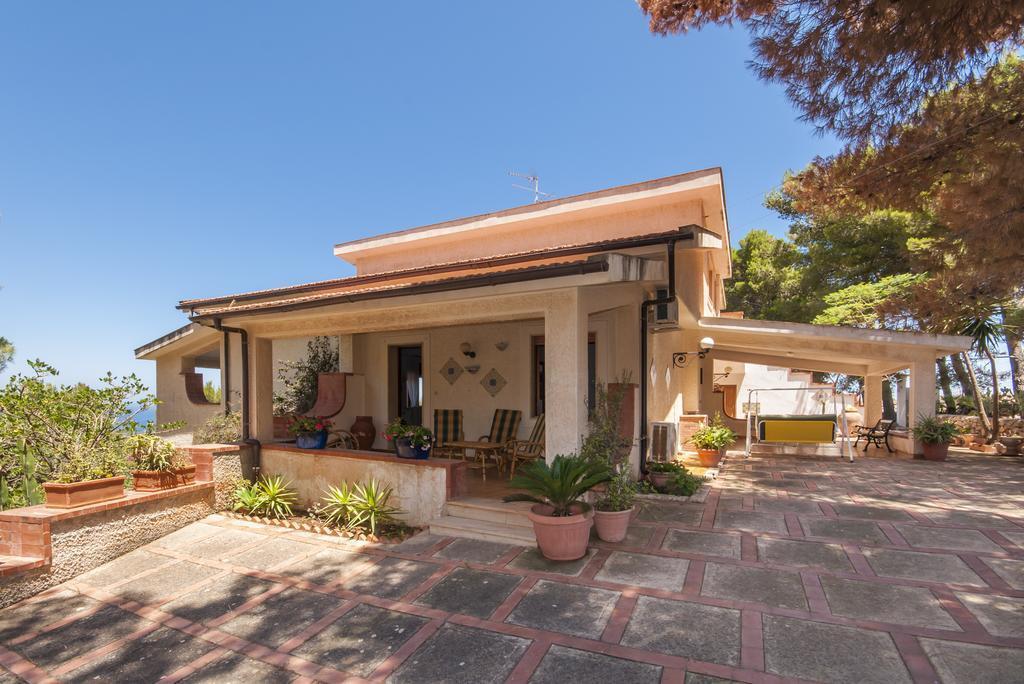 Holiday Home Cala Bianca Кастелламмаре-дель-Гольфо Екстер'єр фото