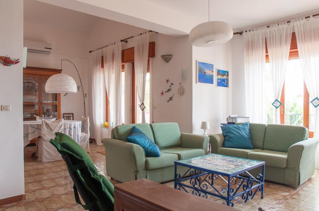 Holiday Home Cala Bianca Кастелламмаре-дель-Гольфо Екстер'єр фото