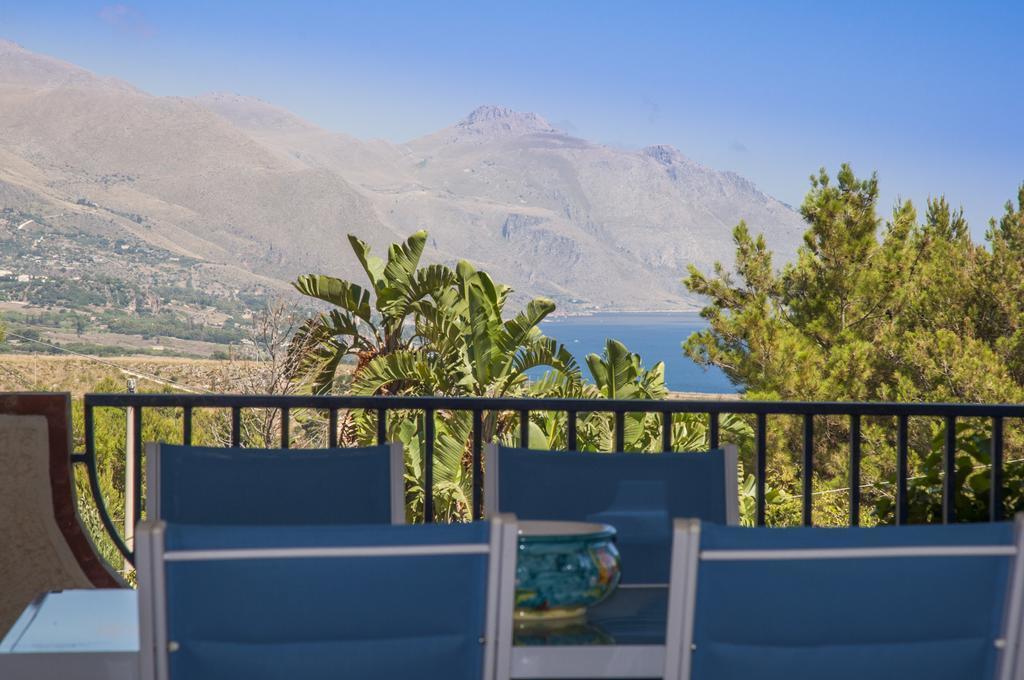 Holiday Home Cala Bianca Кастелламмаре-дель-Гольфо Екстер'єр фото