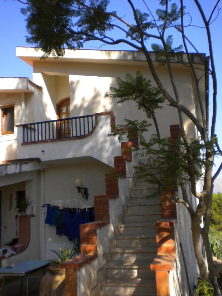 Holiday Home Cala Bianca Кастелламмаре-дель-Гольфо Екстер'єр фото