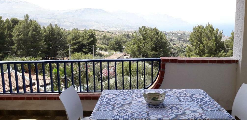 Holiday Home Cala Bianca Кастелламмаре-дель-Гольфо Екстер'єр фото
