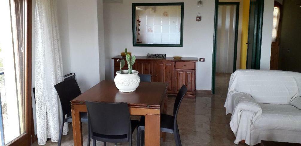 Holiday Home Cala Bianca Кастелламмаре-дель-Гольфо Екстер'єр фото