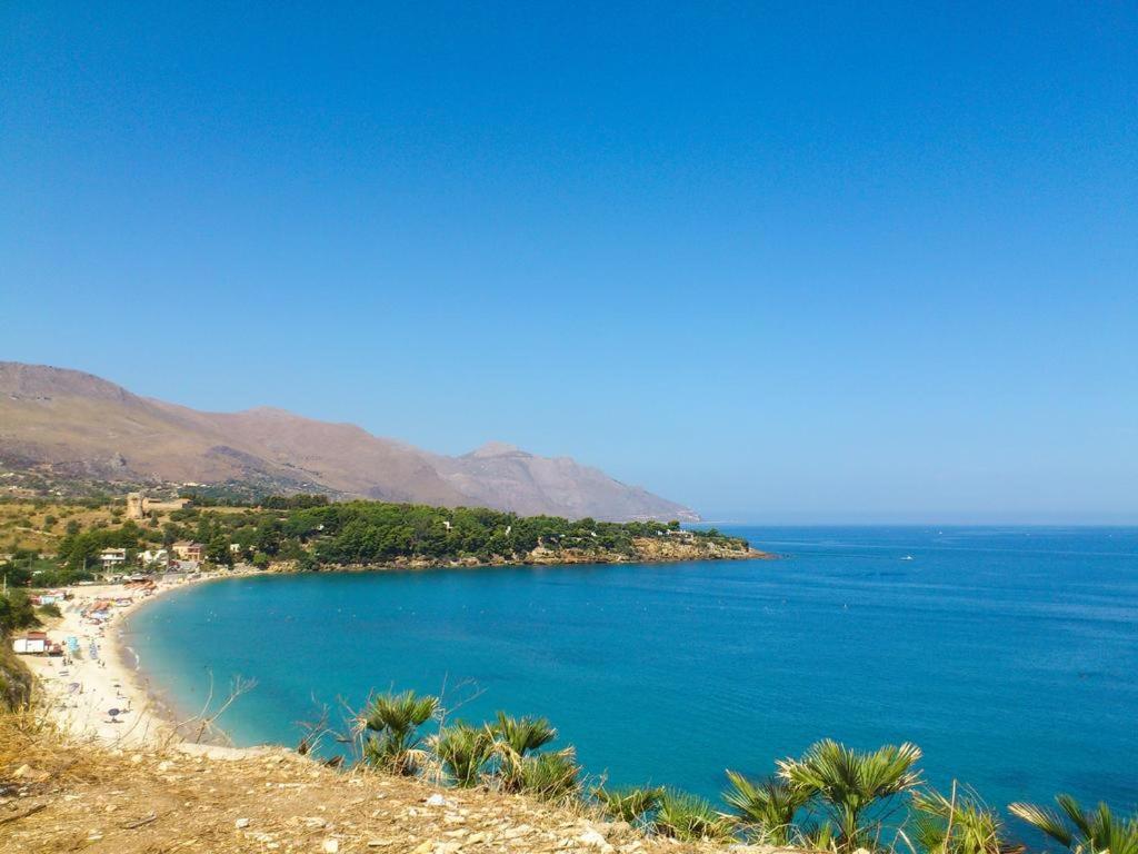 Holiday Home Cala Bianca Кастелламмаре-дель-Гольфо Номер фото